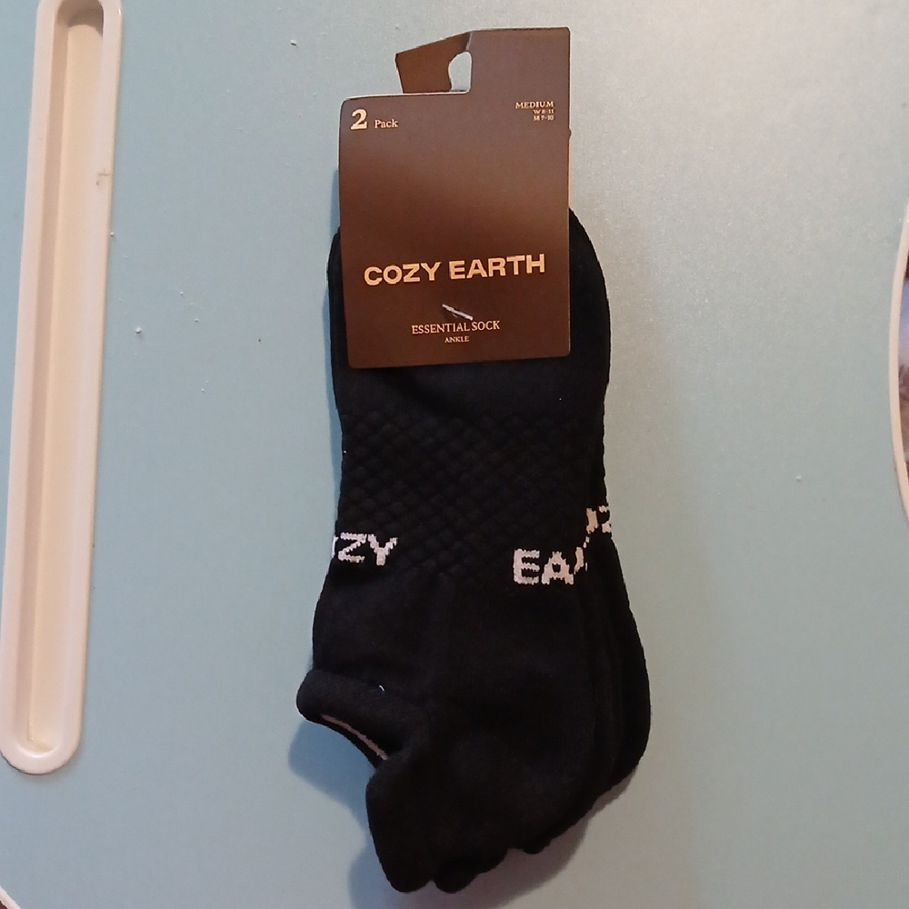 Cozy Earth Womens Or Mens Black Ankle Socks - 2 Pack